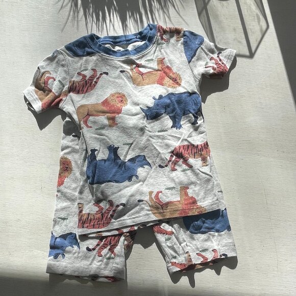 Carter’s 3 set Pajama Bundle – Size 7 |‎ Cozy & Adorable Sleepwear Set 🌙 - Picture 4 of 4